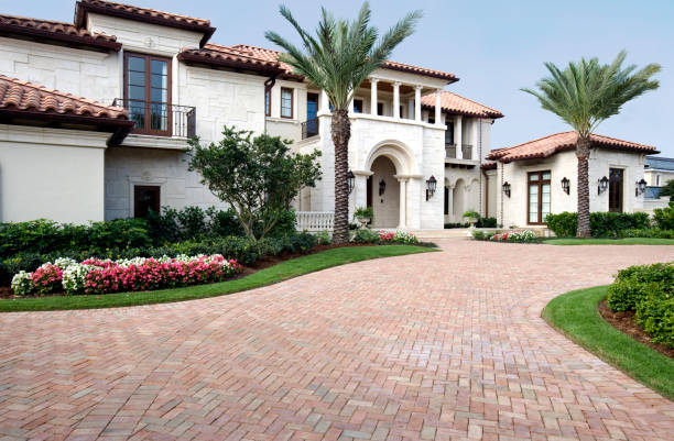Best Driveway Paving Contractor  in Hazelwood, MO